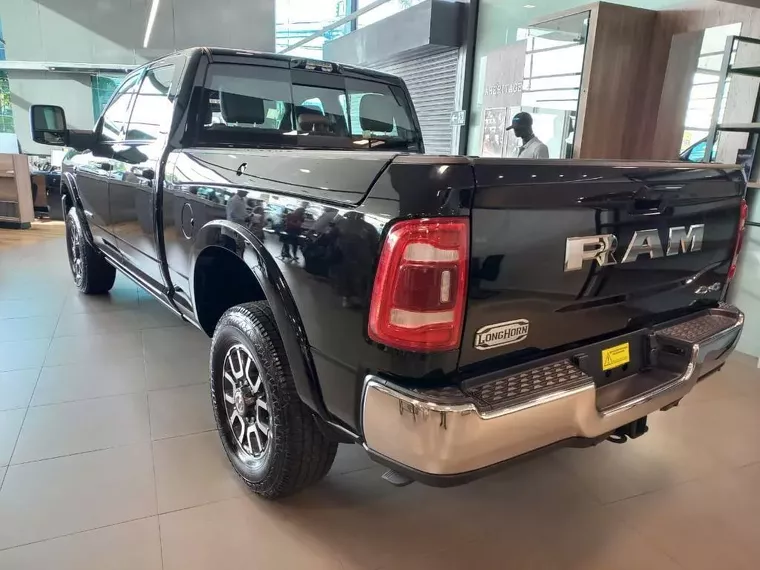 RAM 3500 Preto 9