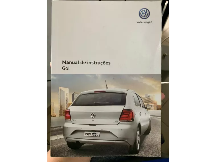 Volkswagen Gol Prata 1