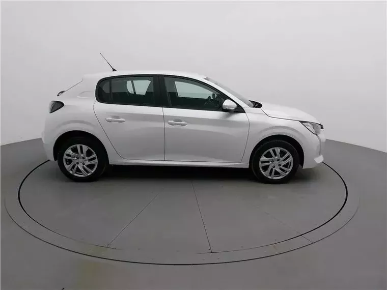 Peugeot 208 Branco 4