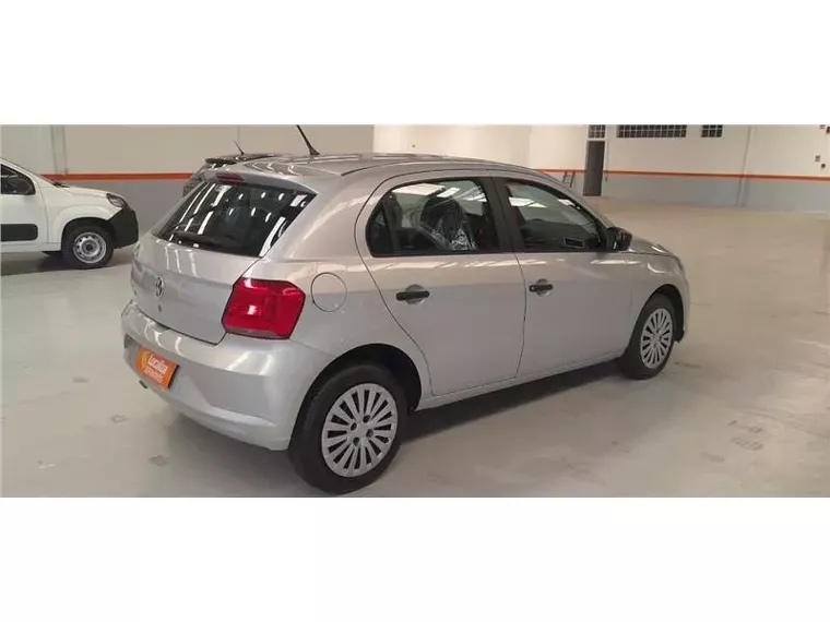 Volkswagen Gol Prata 4