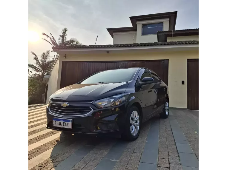 Chevrolet Prisma Preto 16