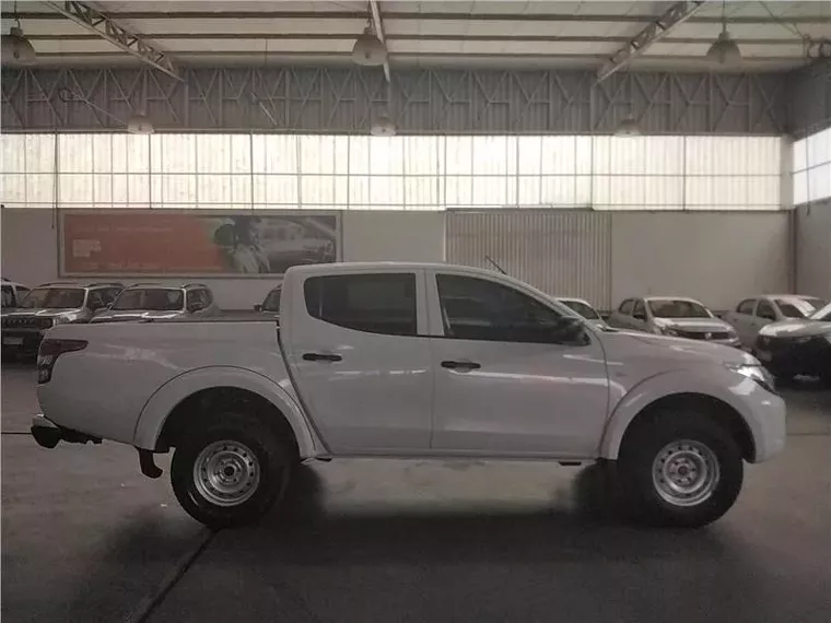 Mitsubishi L200 Triton Branco 19