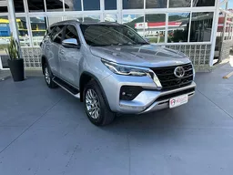 Toyota Hilux SW4