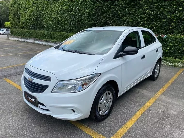 Chevrolet Onix Branco 10