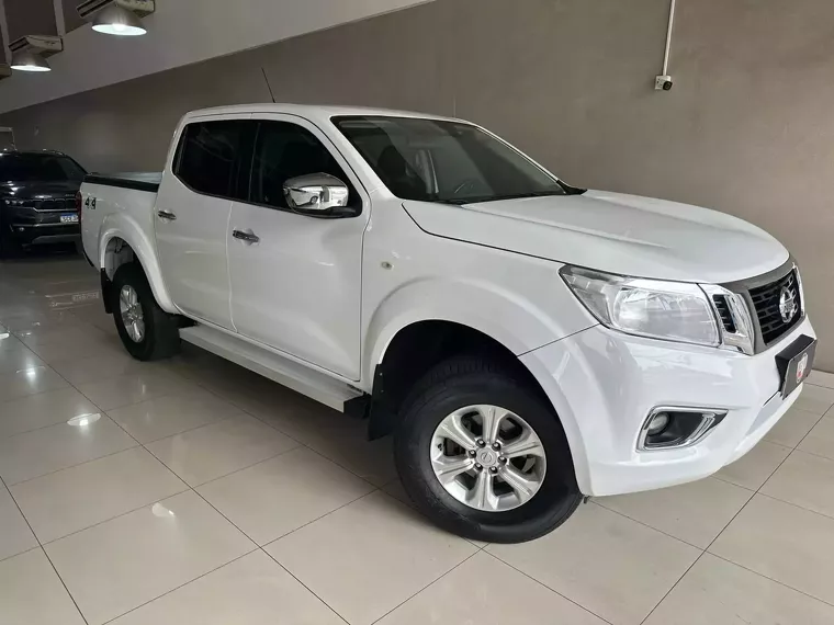 Nissan Frontier Branco 7