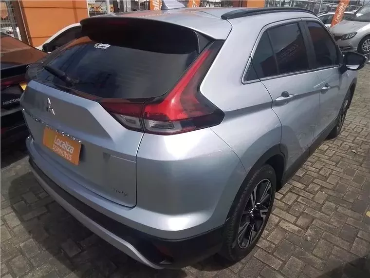 Mitsubishi Eclipse Cross Prata 2