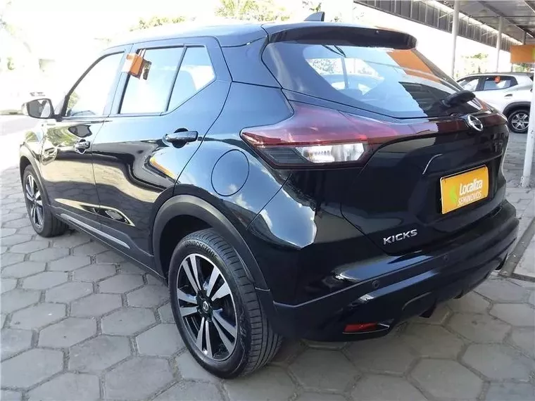 Nissan Kicks Preto 8