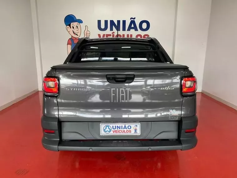 Fiat Strada Cinza 5