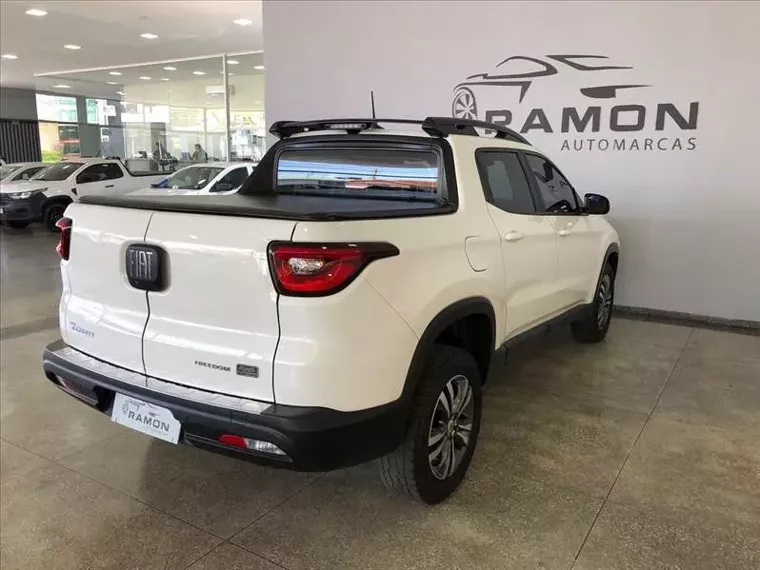 Fiat Toro Branco 3