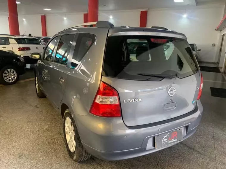 Nissan Livina Cinza 4