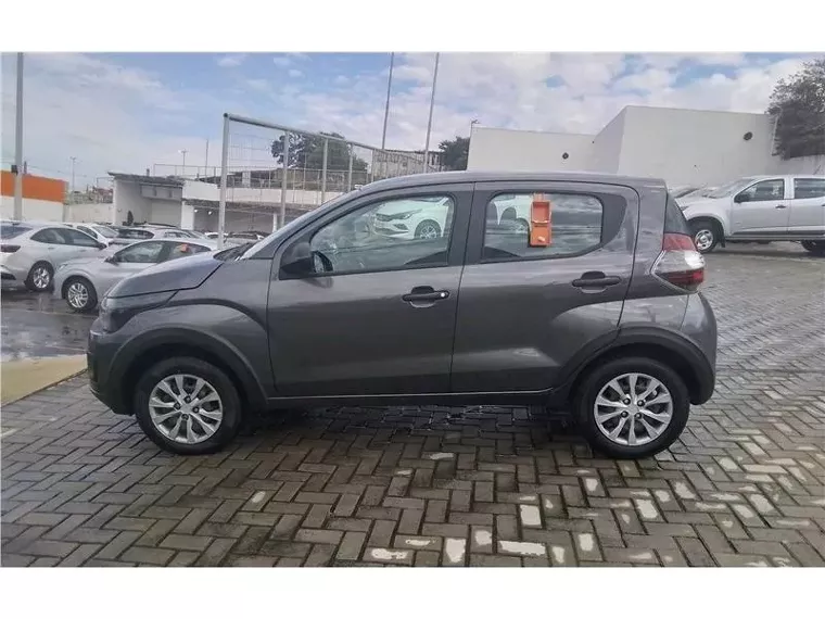 Fiat Mobi Prata 3