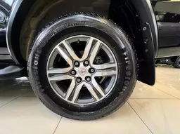 Toyota Hilux SW4