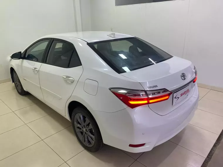 Toyota Corolla Branco 6