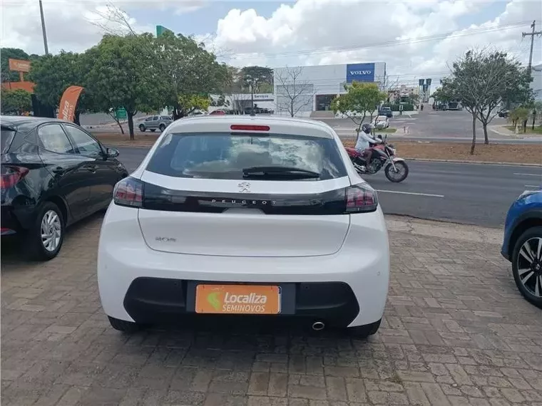 Peugeot 208 Branco 5