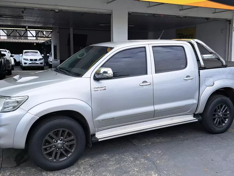 Toyota Hilux Prata 13