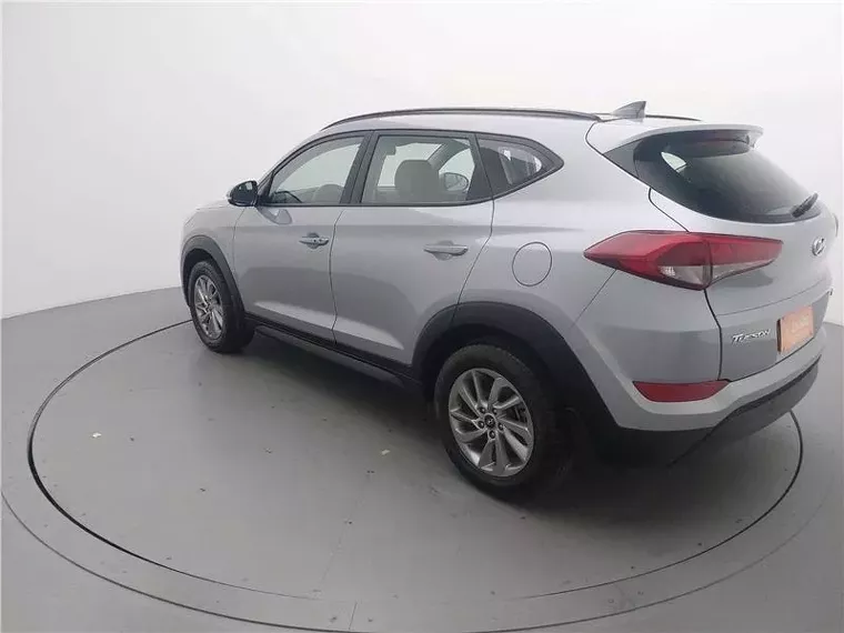 Hyundai Tucson Prata 18