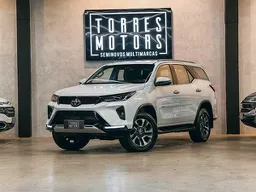 Toyota Hilux SW4