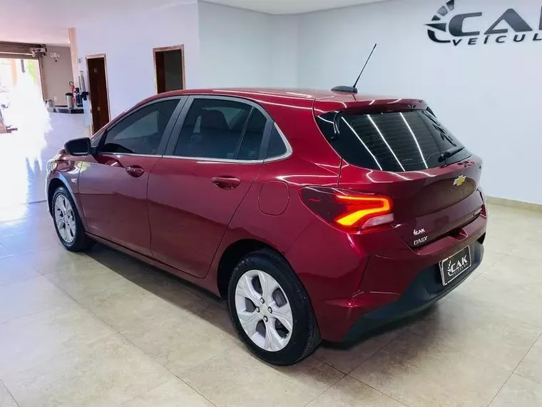 Chevrolet Onix Vermelho 7