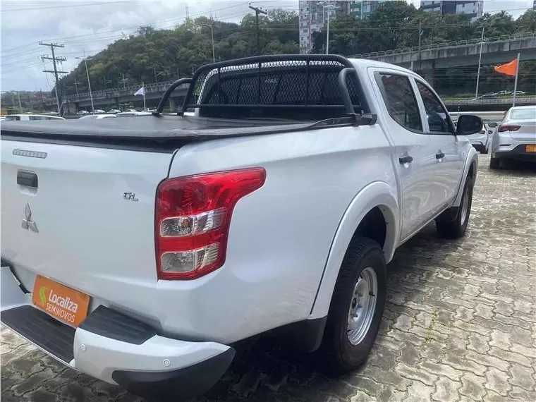 Mitsubishi L200 Triton Branco 6