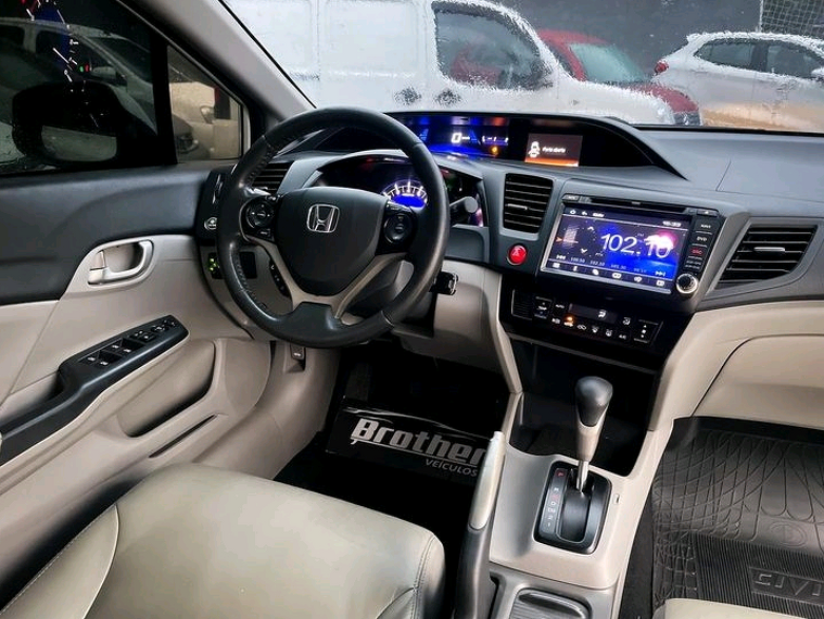 Honda Civic Branco 2