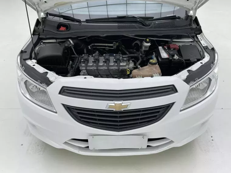 Chevrolet Onix Branco 10