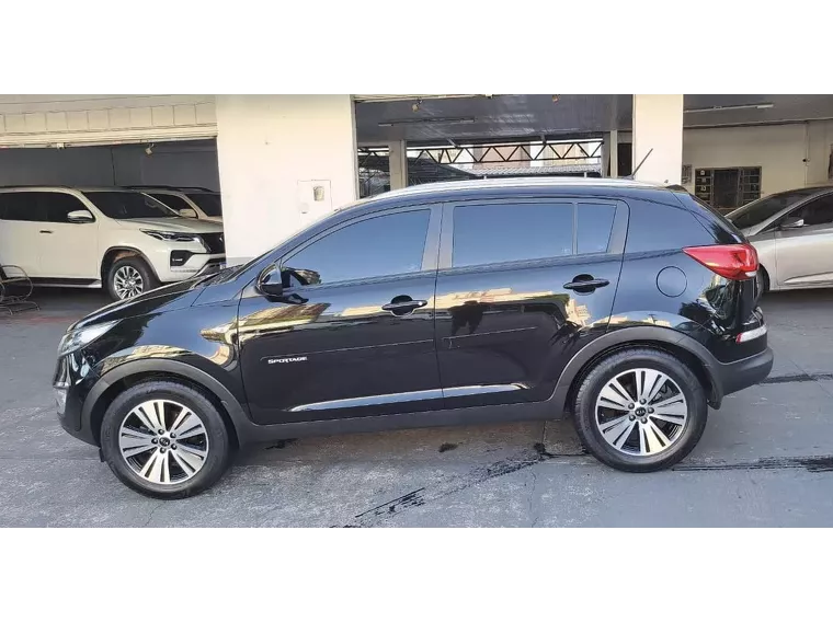 KIA Sportage Preto 4