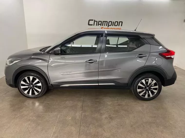 Nissan Kicks Cinza 9