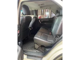 Toyota Hilux SW4