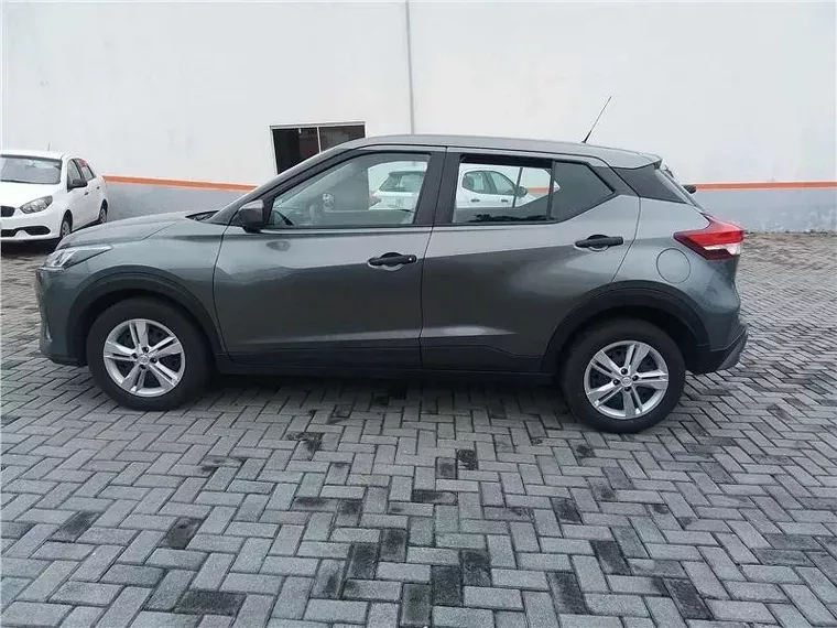 Nissan Kicks Cinza 4