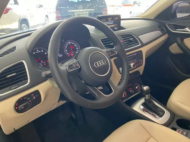 Audi Q3 Cinza 3