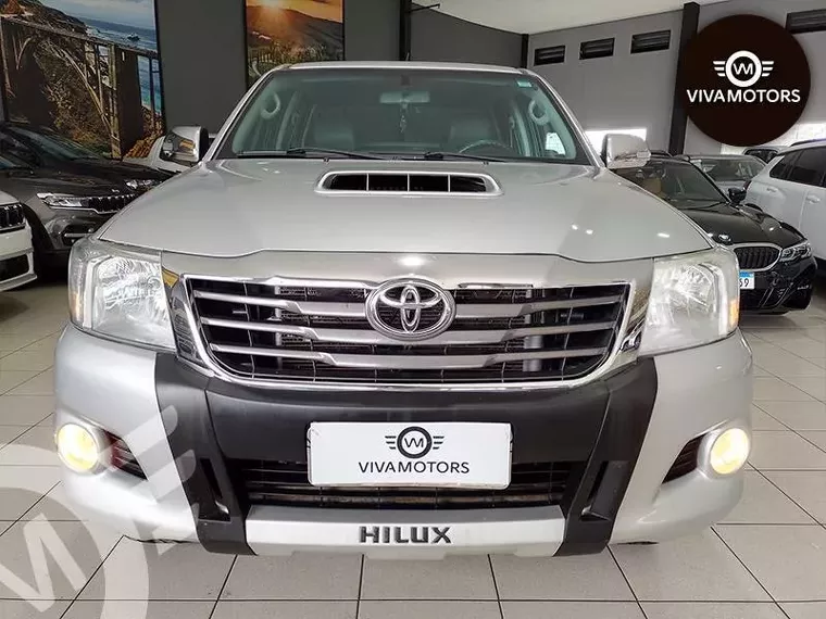 Toyota Hilux Prata 9