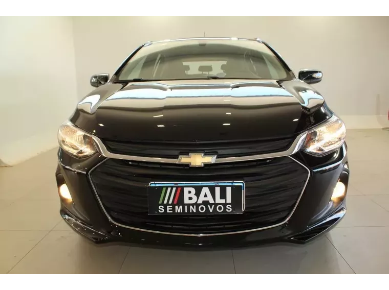 Chevrolet Onix Preto 5