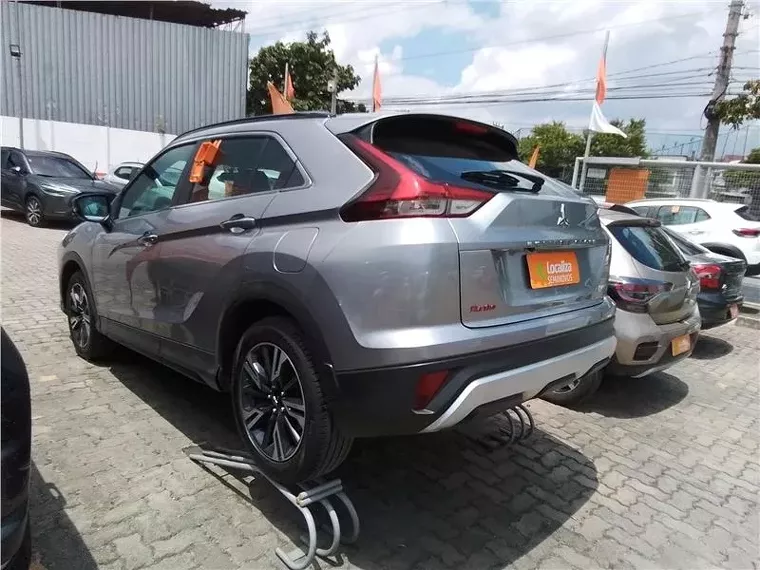 Mitsubishi Eclipse Cross Prata 4