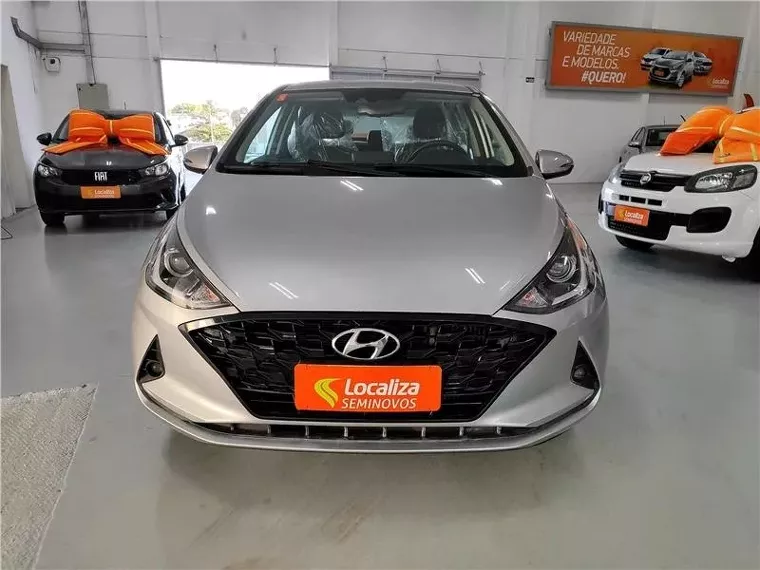 Hyundai HB20 Prata 4