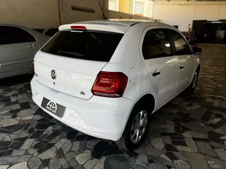 Volkswagen Gol Branco 4