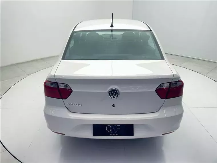 Volkswagen Voyage Branco 8