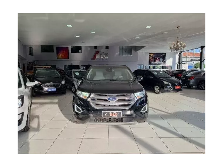 Ford Edge Preto 8