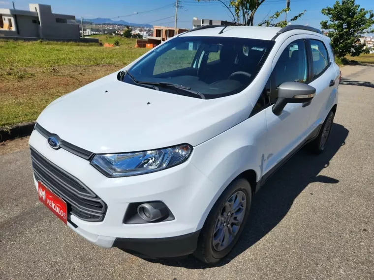 Ford Ecosport Branco 27