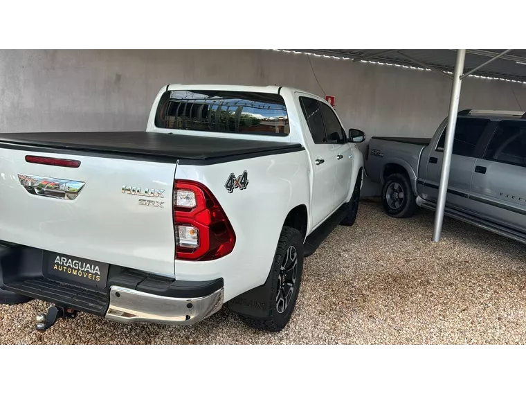 Toyota Hilux Branco 3