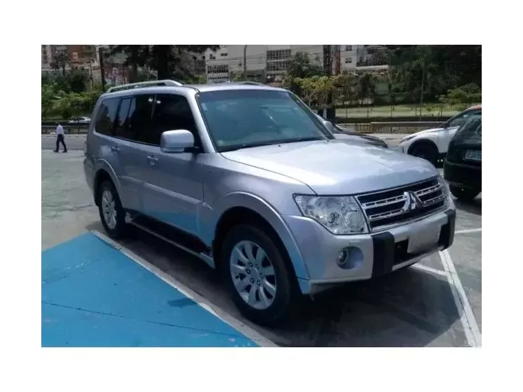 Mitsubishi Pajero Full Prata 8