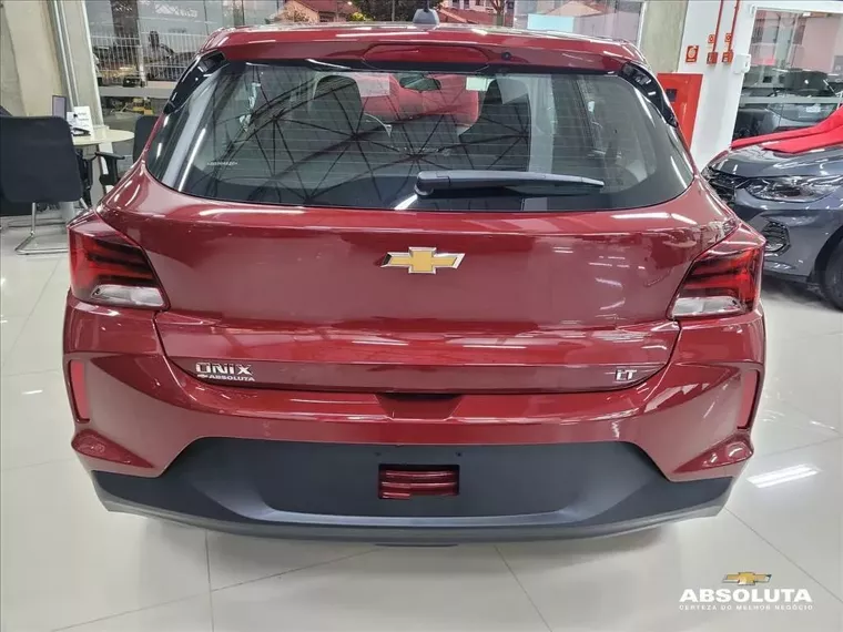 Chevrolet Onix Vermelho 4