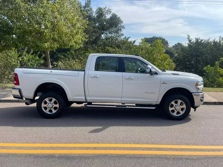 RAM 2500 Branco 12