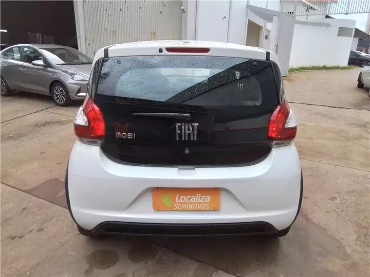 Fiat Mobi Branco 19