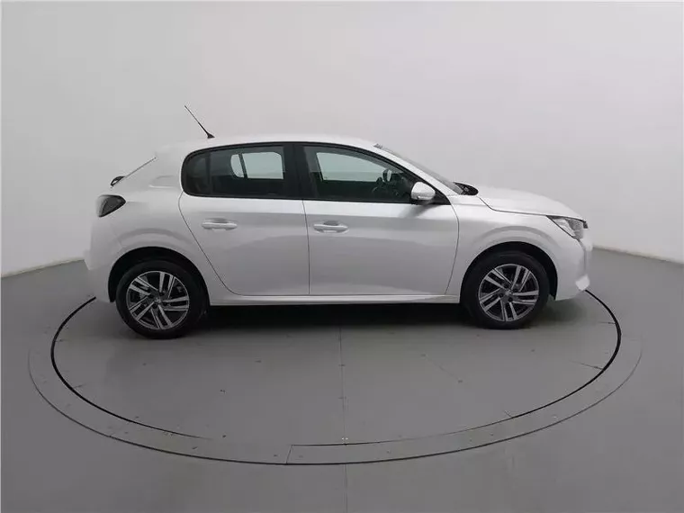 Peugeot 208 Branco 6