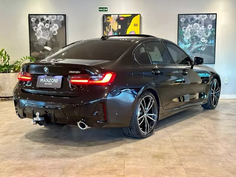 BMW 320i Preto 10