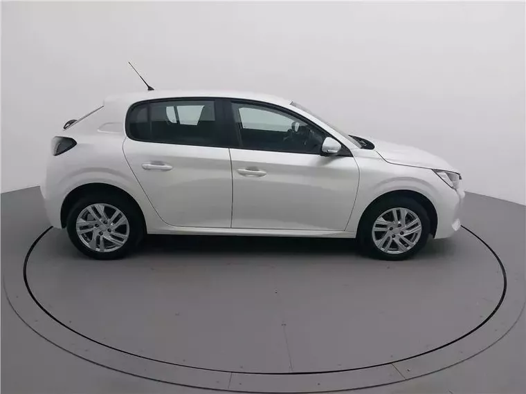 Peugeot 208 Branco 3