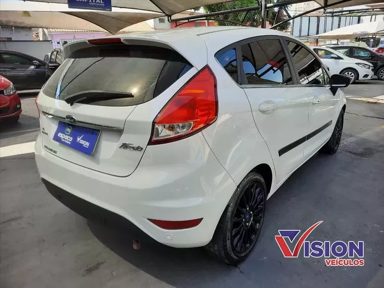 Ford Fiesta Branco 2