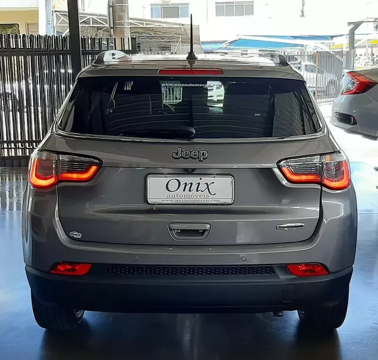 Jeep Compass Cinza 18