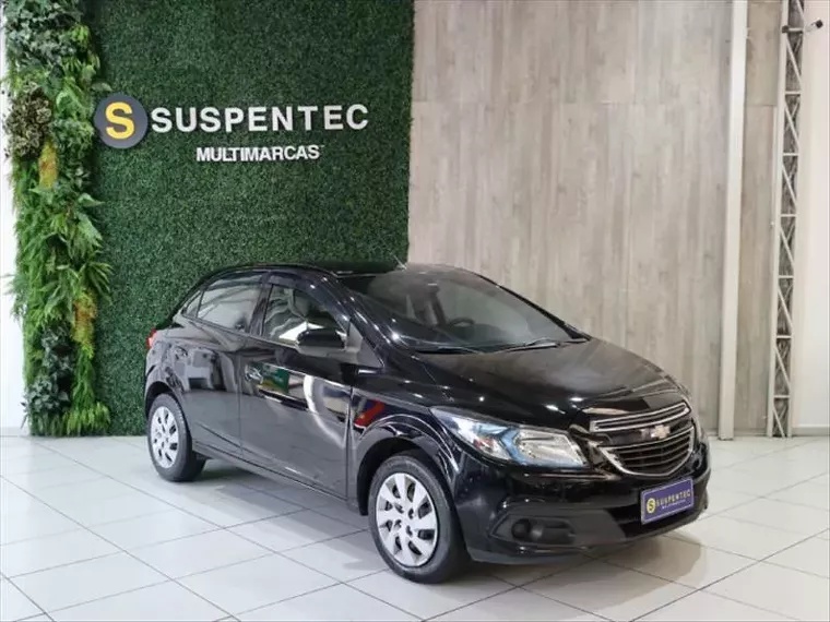 Chevrolet Onix Preto 1