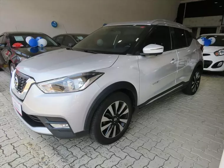 Nissan Kicks Preto 2